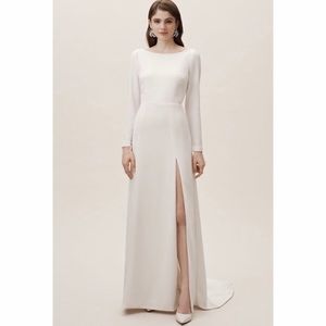 Chic Amy Kuschel *worn only for indoor ceremony*